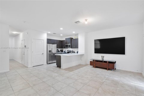 Townhouse in Lauderhill, Florida 3 bedrooms, 138.98 sq.m. № 1814236 - photo 10