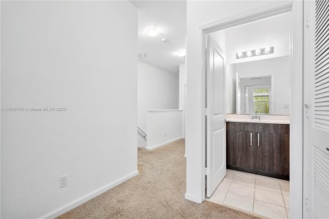 Townhouse in Lauderhill, Florida 3 bedrooms, 138.98 sq.m. № 1814236 - photo 30