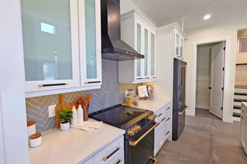 House in Sarasota, Florida 4 bedrooms, 267 sq.m. № 2225663 - photo 18