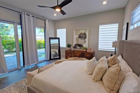 House in Sarasota, Florida 4 bedrooms, 267 sq.m. № 2225663 - photo 25