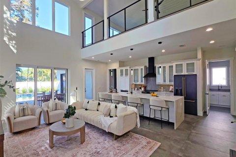 House in Sarasota, Florida 4 bedrooms, 267 sq.m. № 2225663 - photo 11