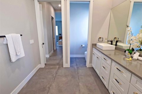 House in Sarasota, Florida 4 bedrooms, 267 sq.m. № 2225663 - photo 30