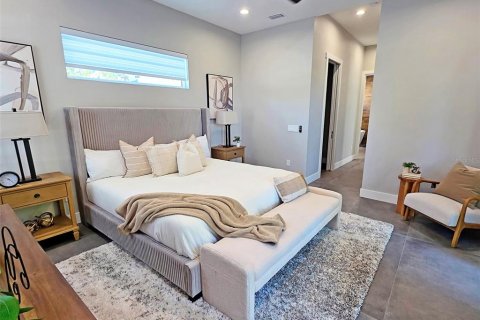 House in Sarasota, Florida 4 bedrooms, 267 sq.m. № 2225663 - photo 23