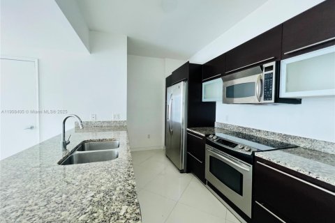 Condo in Miami, Florida, 2 bedrooms  № 1970108 - photo 5
