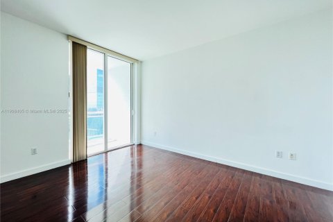 Condo in Miami, Florida, 2 bedrooms  № 1970108 - photo 9