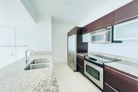 Condo in Miami, Florida, 2 bedrooms  № 1970108 - photo 7