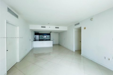 Condo in Miami, Florida, 2 bedrooms  № 1970108 - photo 6