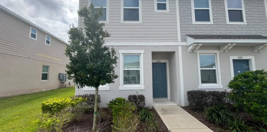 Touwnhouse à Poinciana, Floride 2 chambres, 116.59 m2 № 2426020