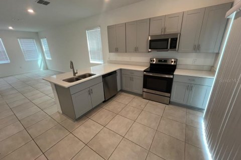 Touwnhouse à louer à Poinciana, Floride: 2 chambres, 116.59 m2 № 2426020 - photo 3