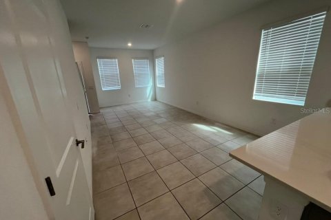 Touwnhouse à louer à Poinciana, Floride: 2 chambres, 116.59 m2 № 2426020 - photo 4