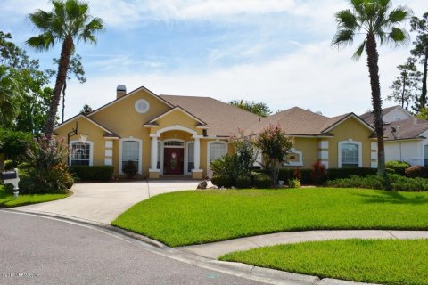 Villa ou maison à louer à Fleming Island, Floride: 4 chambres, 270.62 m2 № 889617 - photo 1