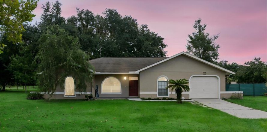 Casa en Bushnell, Florida 3 dormitorios, 254.55 m2 № 2354730