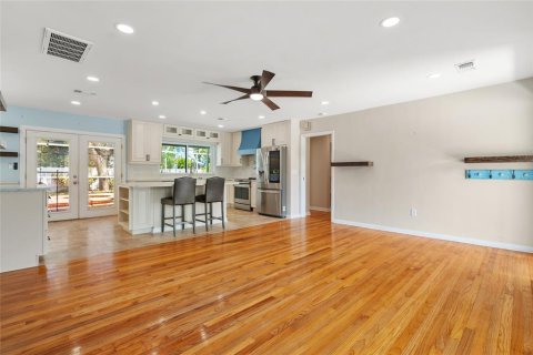 Casa en alquiler en Tampa, Florida, 3 dormitorios, 137.31 m2 № 1786052 - foto 4