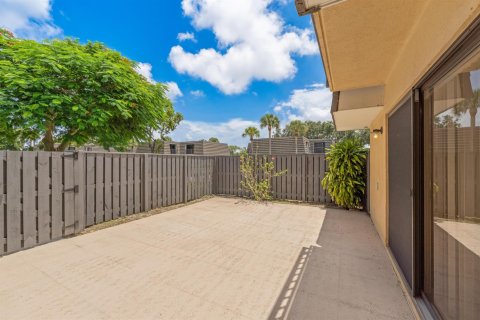 Touwnhouse à vendre à West Palm Beach, Floride: 2 chambres, 114.83 m2 № 2168076 - photo 2
