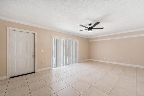 Touwnhouse à vendre à West Palm Beach, Floride: 2 chambres, 114.83 m2 № 2168076 - photo 5