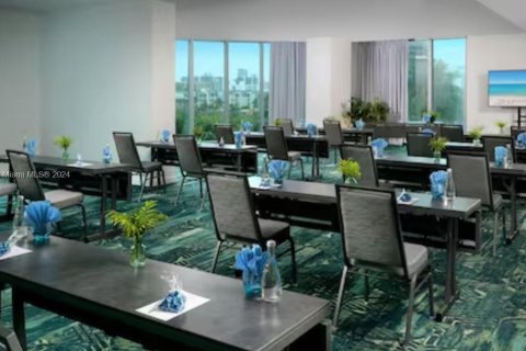 Condominio en venta en Sunny Isles Beach, Florida, 2 dormitorios, 84.36 m2 № 1812358 - foto 19