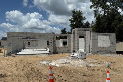 House in Apopka, Florida 4 bedrooms, 218.13 sq.m. № 1846696 - photo 1