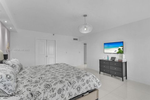 Condominio en venta en Aventura, Florida, 2 dormitorios, 175.31 m2 № 1993735 - foto 22