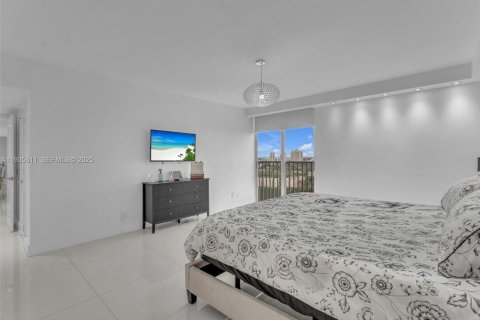Condominio en venta en Aventura, Florida, 2 dormitorios, 175.31 m2 № 1993735 - foto 24