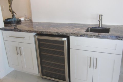 Condo in North Palm Beach, Florida, 3 bedrooms  № 1179873 - photo 1