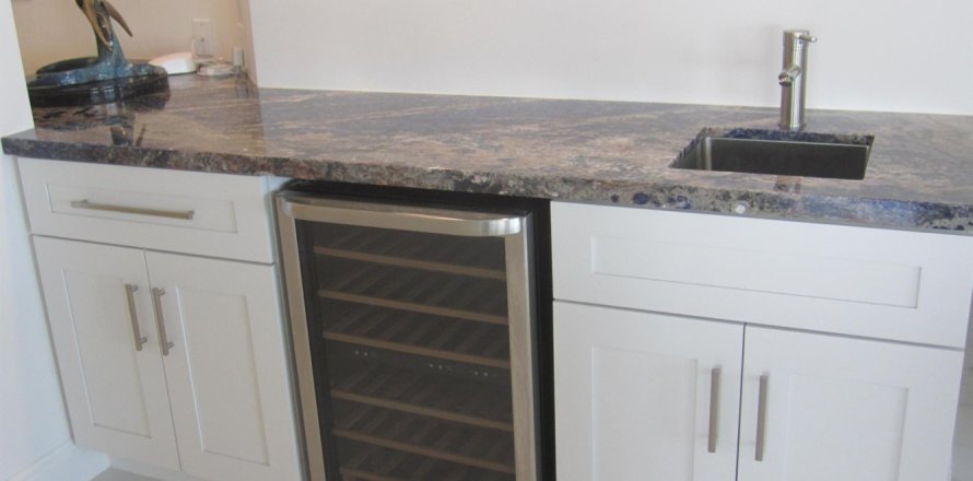 Condo in North Palm Beach, Florida, 3 bedrooms № 1179873