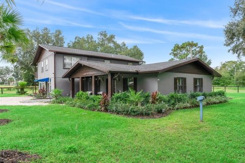 House in Ocala, Florida 7 bedrooms, 284.65 sq.m. № 2156743