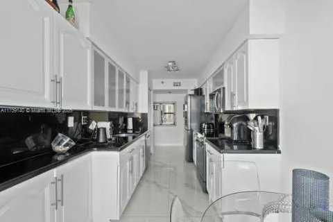 Copropriété à vendre à Aventura, Floride: 2 chambres, 126.81 m2 № 1985207 - photo 28