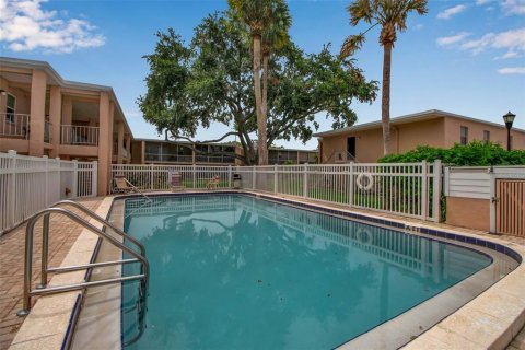Condo in Tampa, Florida, 1 bedroom  № 1878199 - photo 2