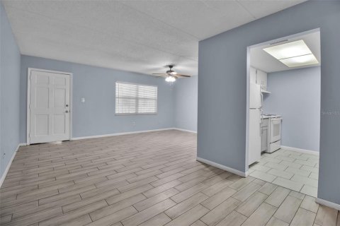 Condo in Tampa, Florida, 1 bedroom  № 1878199 - photo 9