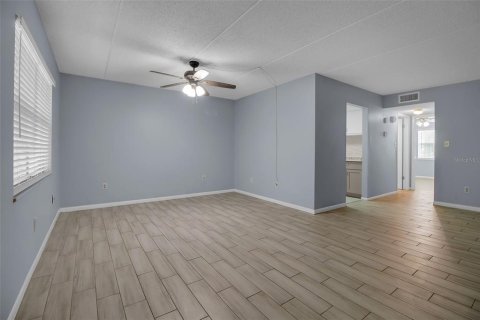 Condo in Tampa, Florida, 1 bedroom  № 1878199 - photo 5