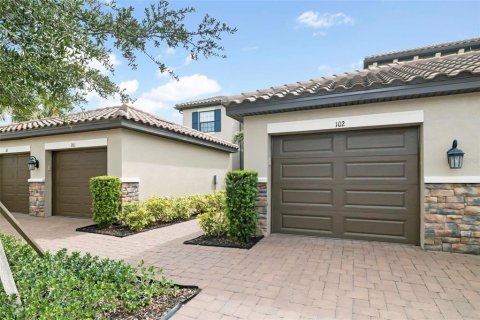 Condo in Bradenton, Florida, 2 bedrooms № 2157548 - photo 2