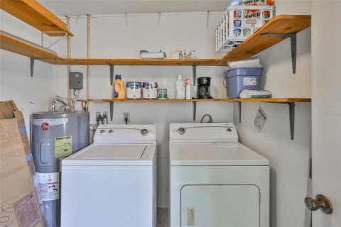Condo in Sun City Center, Florida, 2 bedrooms  № 1759567 - photo 29