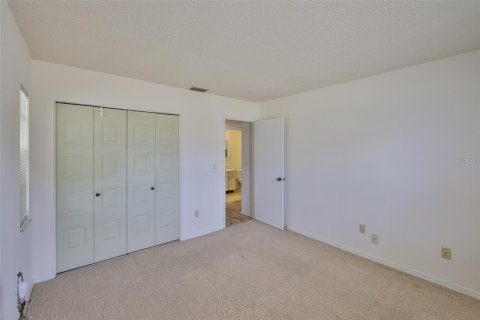 Condo in Sun City Center, Florida, 2 bedrooms  № 1759567 - photo 24