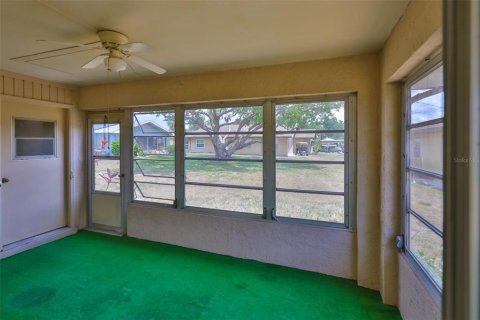 Condo in Sun City Center, Florida, 2 bedrooms  № 1759567 - photo 5