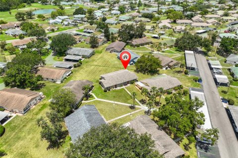 Condo in Sun City Center, Florida, 2 bedrooms  № 1759567 - photo 6