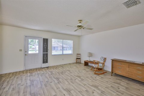 Condo in Sun City Center, Florida, 2 bedrooms  № 1759567 - photo 14