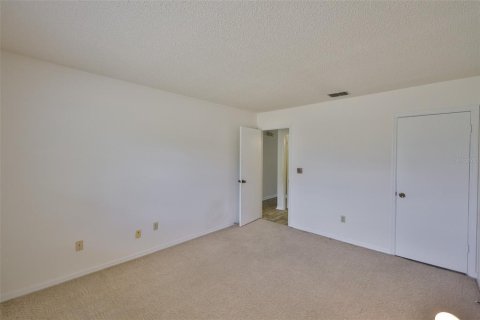 Condo in Sun City Center, Florida, 2 bedrooms  № 1759567 - photo 21
