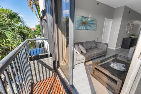 Снять в аренду кондоминиум в Серфсайд, Флорида 2 спальни, 109.62м2, № 2018123 - фото 16