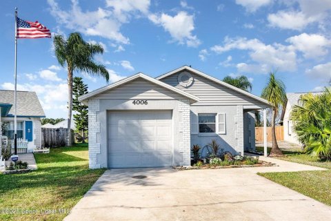 House in Melbourne, Florida 3 bedrooms, 108.14 sq.m. № 2318531