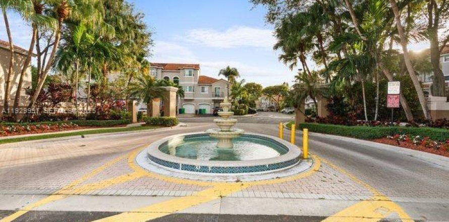 Дом в Санрайз, Флорида 3 спальни, 171.68м2 № 2001909