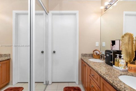 Купить виллу или дом в Санрайз, Флорида 3 спальни, 171.68м2, № 2001909 - фото 23