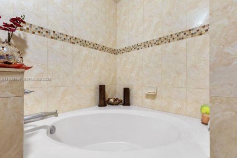 Купить виллу или дом в Санрайз, Флорида 3 спальни, 171.68м2, № 2001909 - фото 21