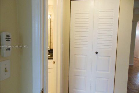 Снять в аренду кондоминиум в Бока-Ратон, Флорида 2 спальни, 107.3м2, № 2058137 - фото 19