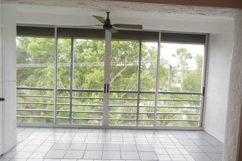 Снять в аренду кондоминиум в Бока-Ратон, Флорида 2 спальни, 107.3м2, № 2058137 - фото 8