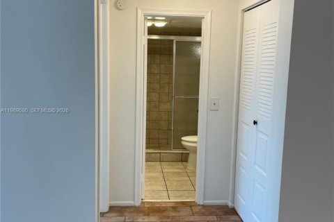 Снять в аренду кондоминиум в Бока-Ратон, Флорида 2 спальни, 107.3м2, № 2058137 - фото 12