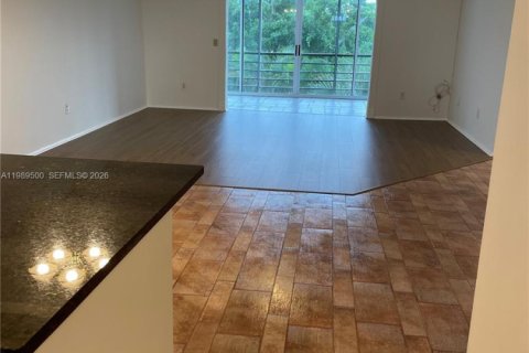 Снять в аренду кондоминиум в Бока-Ратон, Флорида 2 спальни, 107.3м2, № 2058137 - фото 6