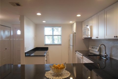 Снять в аренду кондоминиум в Бока-Ратон, Флорида 2 спальни, 107.3м2, № 2058137 - фото 5