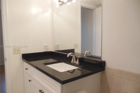 Снять в аренду кондоминиум в Бока-Ратон, Флорида 2 спальни, 107.3м2, № 2058137 - фото 16