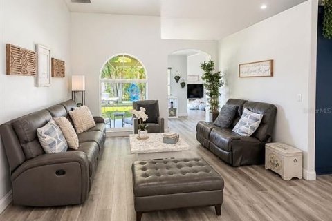 Casa en venta en Clermont, Florida, 4 dormitorios, 213.21 m2 № 2208528 - foto 9