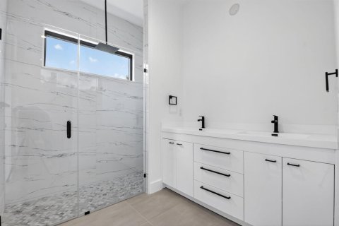Villa ou maison à vendre à Palm Springs, Floride: 4 chambres, 225.66 m2 № 2245422 - photo 5